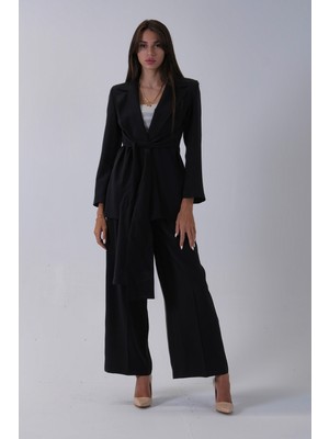 Feminist Siyah Ceket Kuşak Bağlama Detaylı Pantolonlu Takım 0106327.01