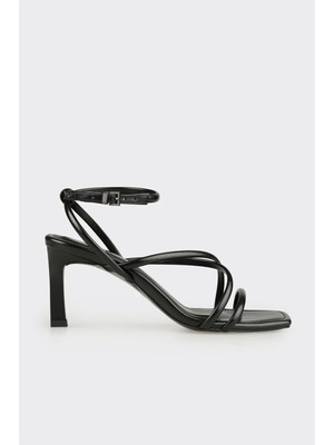 Elle Siyah Kadın Sandalet