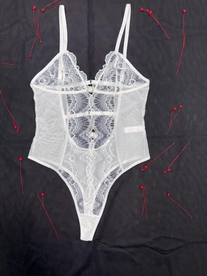 Elarin Taş Detaylı Dantelli Body