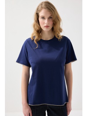 Gusto Kontrast Nakış Detaylı Pamuk T-Shirt - Lacivert