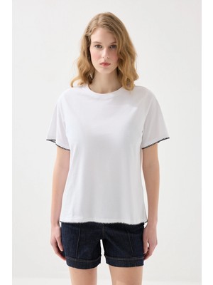Gusto Kontrast Nakış Detaylı Pamuk T-Shirt - Beyaz