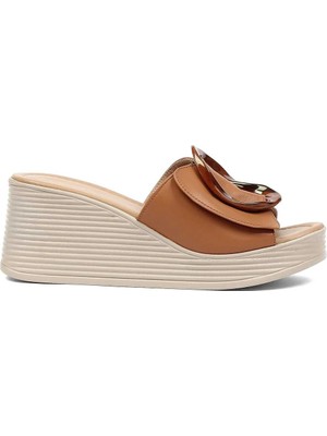 Celal Gültekin Kadın Taba Dolgu Topuklu Deri Terlik