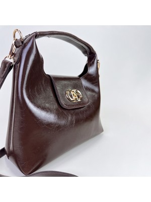 Madame Altın Toka Detaylı |parlak Deri Görünümlü |çapraz Kadın  Omuz Çantası