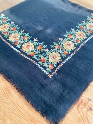 Bohemania Siyah Güz Çiçekleri 120 x 120 Büyük Kare Şal 1606099
