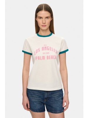 Ucla Lenı Kemik Rengi Bisiklet Yaka Baskılı %100 Pamuk Standard Fit Kadın Tshirt