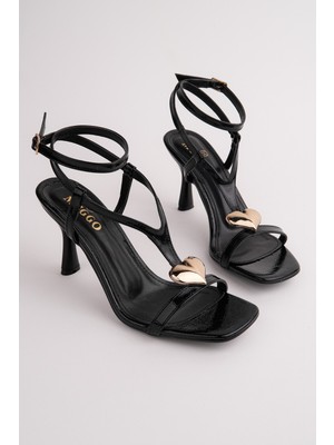 Muggo Heart Kalp Aksesuarlı Ince Topuklu Kadın Sandalet