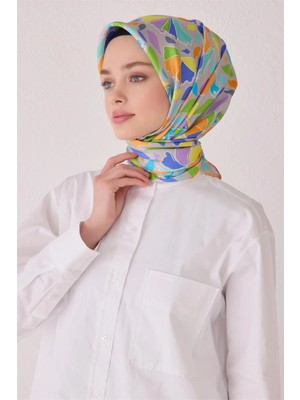 Belli Çiçek Desen Ipek Eşarp 4049D (Twill)-31