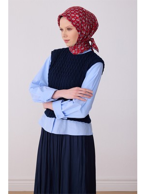 Belli Kırmızı Etnik Desen %100 Twill Ipek Eşarp 4308-02