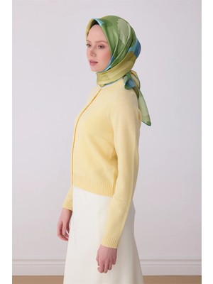 Belli Yeşil Çok Renkli Çiçek Desen %100 Twill Ipek Eşarp 4306-53