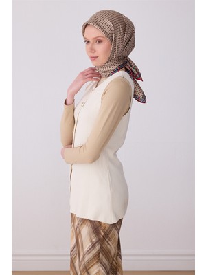 Belli Bej Klasik Desen %100 Twill Ipek Eşarp 4326-81