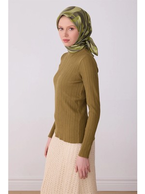 Belli Yeşil Geometrik Desen %100 Twill Ipek Eşarp 4327-86