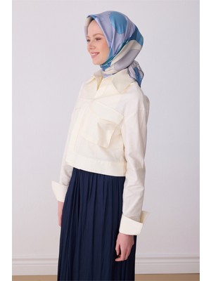 Belli Mavi Çiçek Desen %100 Twill Ipek Eşarp 4306-37
