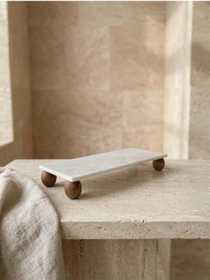 Faralya Home Dekoratif Gerçek Mermer Banyo Düzenleyici ve Mutfak Sunum Tepsisi Ahşap Ayaklı 40X15 cm