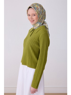 Belli Yeşil Çok Renkli Obje Desen %100 Twill Ipek Eşarp 4313-82