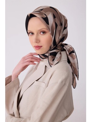 Belli Bej Geometrik Desen %100 Twill Ipek Eşarp 4327-05