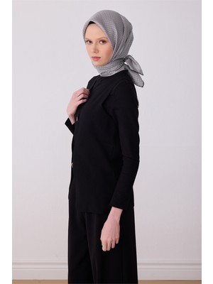 Belli Siyah Monogram Desen %100 Twill Ipek Eşarp 4321-53