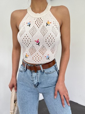 Moda Morfo Ajurlu Nakışlı Sıfır Kol Triko Crop -Krem