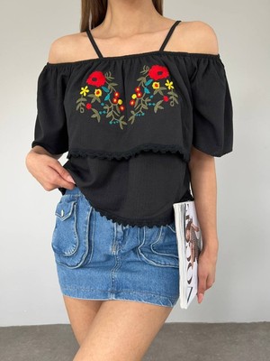 Moda Morfo Gül Nakışlı Güpürlü Ip Askılı Tişort -Siyah