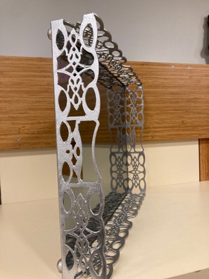 Plus Home Tepsi Dekoratif Dikdörtgen Model Döküm Pirinç Füme Aynalı Renk Mat Gümüş Boyut 40X30 cm