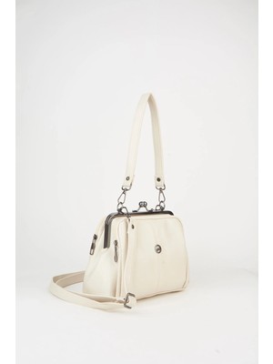 Vivaq Kadın Krem Kelebek 4 Bölmeli Astarlı Burslu ve Fermuar Kapama El Kol ve Omuz Çantası