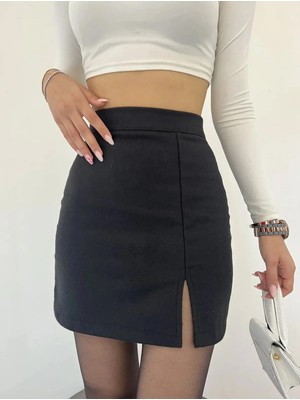 Hamera Siyah Esnek Kumaş Yırtmaçlı Mini Etek