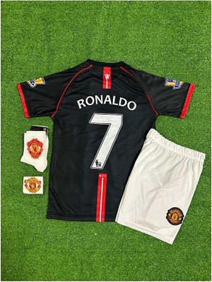 Manchester United 2008 Cristiano Ronaldo Deplasman Çocuk Forması (Black-Armalı Set)