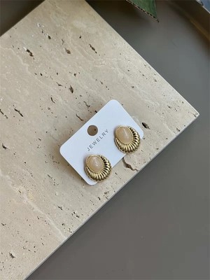 Die Grup Taşlı Küpe - Krem