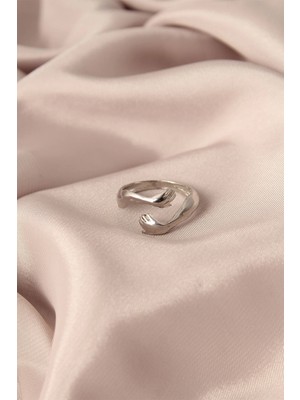 Nacario Mey Ithalat® Ayarlamalı Gümüş Renk Metal Sarılan Eller Model Kadın Yüzük