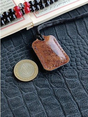 VİP GİFT Küçük Dörtgen Cevşen Dualı Kolye Muska Hakiki Deri El Yapımı Xs Parlak Deri