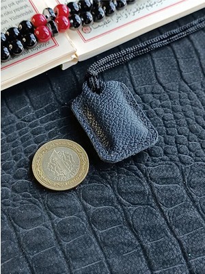 VİP GİFT Küçük Dörtgen Cevşen Dualı Kolye Muska Hakiki Deri El Yapımı Xs