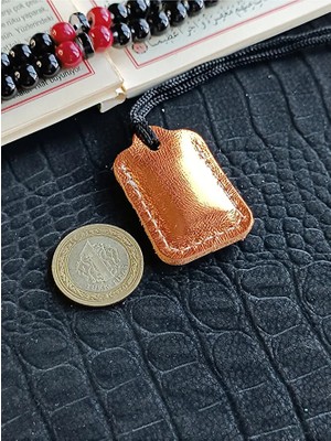 VİP GİFT Küçük Dörtgen Cevşen Dualı Kolye Muska Hakiki Deri El Yapımı Xs Parlak Deri