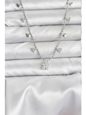 Pileli Store Pilelistore  Pirinç Gümüş Renk Zirkon Taşlı Çiçek Model Kadın Kolye