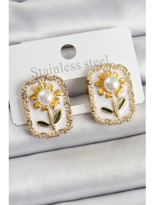 Pileli Store Pilelistore  Pirinç Beyaz Mineli Papatya Figürlü Sanatsal Portre Model Gold Renk Kadın Küpe