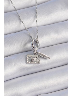 Pileli Store Pilelistore  316L Çelik Gümüş Renk Kalp Detay Mektup Figür Charm Model Kadın Kolye