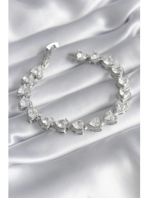 Pileli Store Pilelistore  Pirinç Gümüş Renk Zirkon Taşlı Kalp Model Vıp Seri Kadın Bileklik