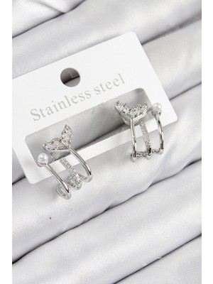 Pileli Store Pilelistore  Pirinç Zirkon Taşlı Inci Detaylı Balık Kuyruğu Model Gümüş Renk Kadın Küpe