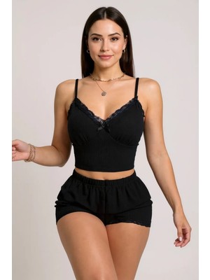 No 35 Moda Kadın Siyah Alt ve Üst Dantel Detaylı Fiyonklu Şortlu Gecelik Takımı – Modern, Konforlu ve Günlük Kombinlere Uygun