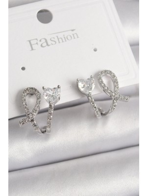 Pileli Store Pilelistore  Pirinç Gümüş Renk Düğüm Model Zirkon Taşlı Kalp Detay Kadın Küpe