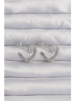 Pileli Store Pilelistore  Pirinç Gümüş Renk Zirkon Taşlı Kıvrımlı Yarım Kalp Küpe