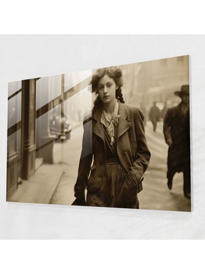 Popcasso Amerika Birleşik Devletleri Haritası Retro Sepya Cam Tablo - Sokakta Yürüyen Kadın Figürü