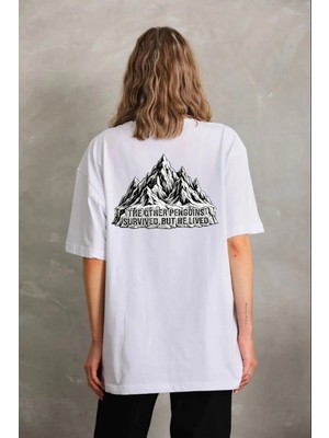 Pileli Store Kadın T-Shirt Nihilist Penguen Baskılı Bisiklet Yaka Kısa Kol Yazlık Tişört - Beyaz