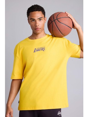 DeFacto NBA Los Angeles Lakers Oversize Bisiklet Yaka Kısa Kollu Tişört C4465AX26SP
