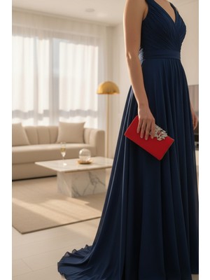 Enoch Kadın Saten Dokulu Işıltılı Taşlı Yaprak Figürlü Minimalist Abiye Portföy Çanta