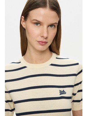 Ucla Mısha Kemik Rengi Çizgili Bisiklet Yaka Triko Nakışlı %100 Pamuk Standard Fit Kadın Tshirt