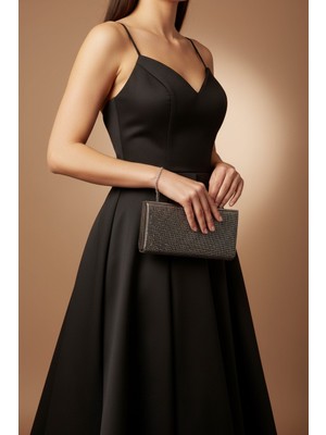 Enoch Kadın Sim Dokulu Antrasit Çerçeveli ve Zincir Askılı Minimalist Abiye Portföy Çanta