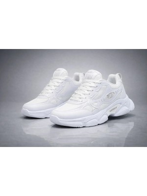 Mayback Beyaz Erkek Ortopedik Sneaker Ayakkabı Düz Taban ve Triko Kumaş ile Şık Tasarım
