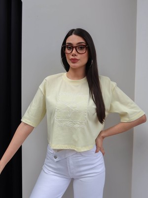 Esra Helvacı Yıldız Nakışlı Crop Tshirt