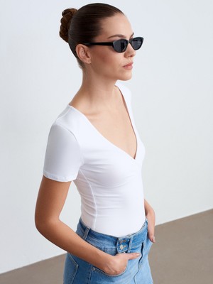 Dilvin 32758 V Yaka Kısa Kollu T-Shirt-Beyaz