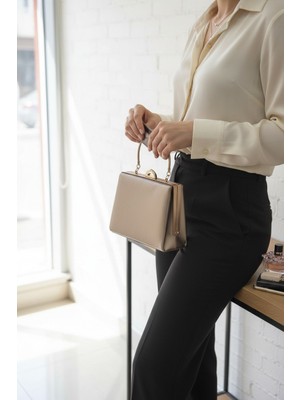 Enoch Kadın Mikro Dokulu Gümüş Metal Saplı ve Yarım Ay Kilitli Minimalist Abiye Portföy Çanta