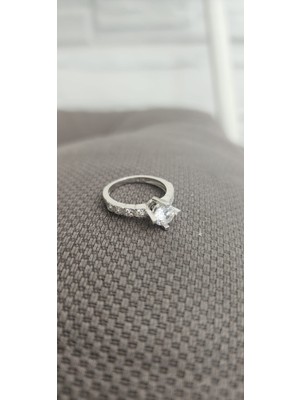 Jane Silver 925 Ayar Gümüş Tektaş Yüzük